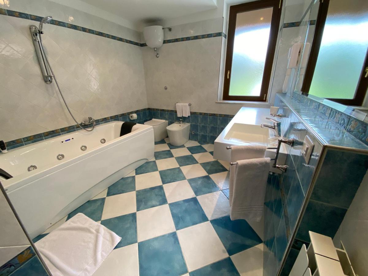 Il Villino Agriturismo B&B Belforte del Chienti エクステリア 写真