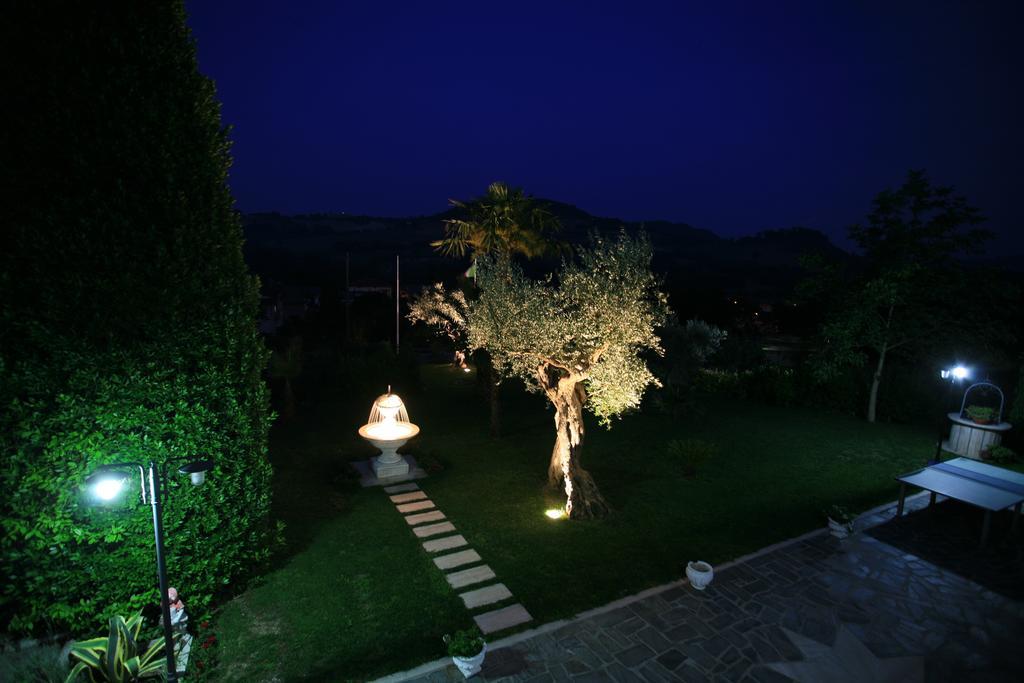Il Villino Agriturismo B&B Belforte del Chienti エクステリア 写真