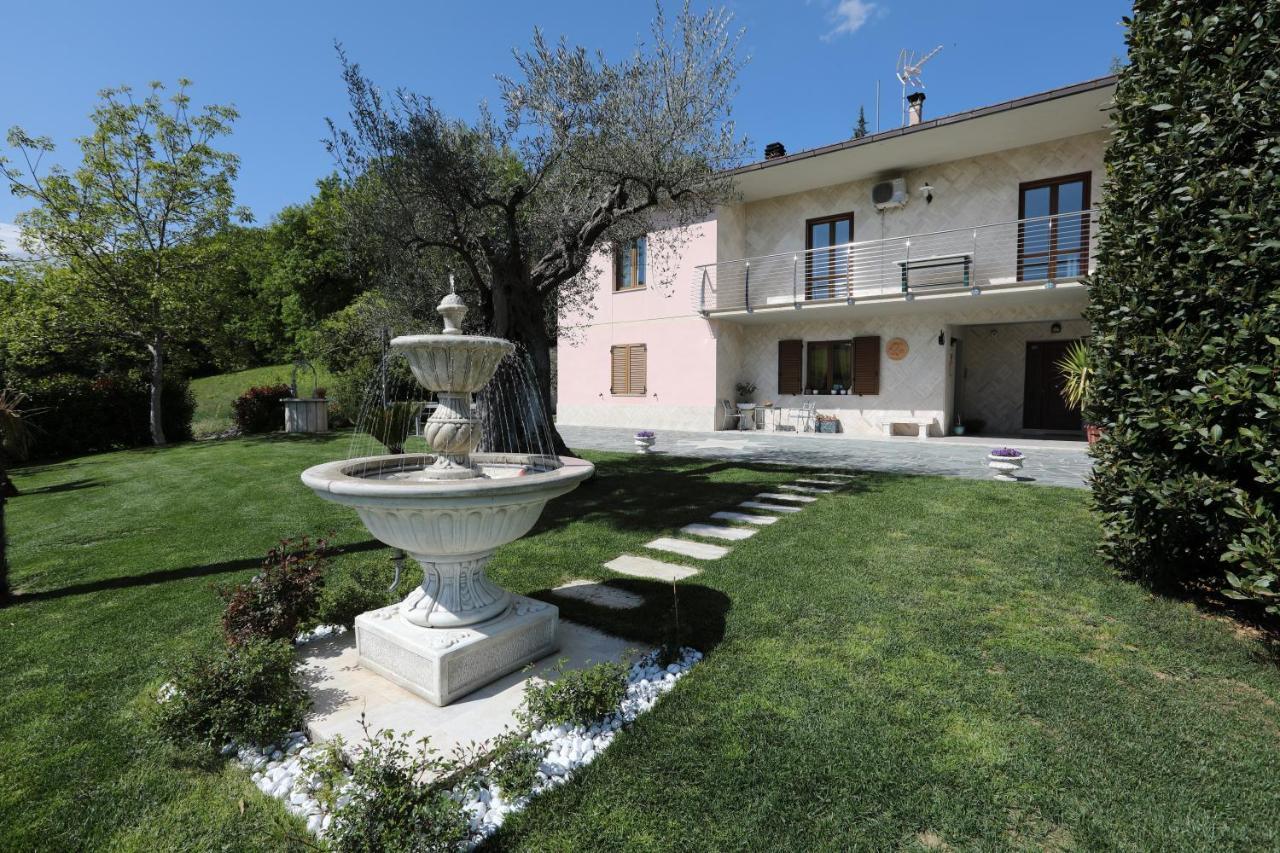 Il Villino Agriturismo B&B Belforte del Chienti エクステリア 写真