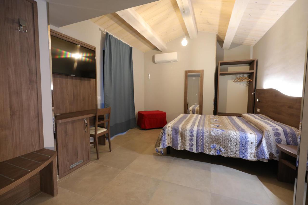 Il Villino Agriturismo B&B Belforte del Chienti エクステリア 写真